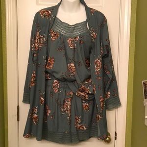 Japna Loungwear in moss green, lace details, 3 pieces!